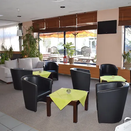 Astral'inn & Restaurant מלון