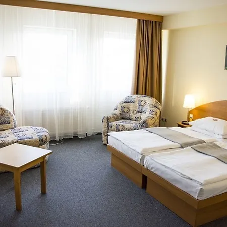 Astral'inn & Restaurant Hotel 3*