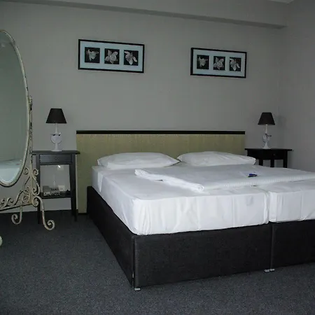 Astral'inn & Restaurant Hotel 3*